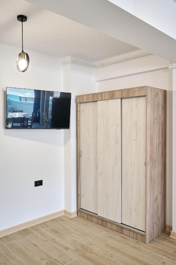 Retro Apartment In Infinity Beach Resort Mamaia Esterno foto